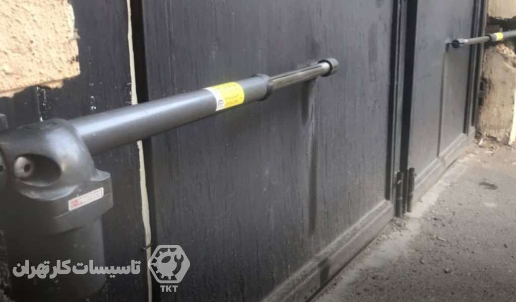 بررسی و تعویض قطعات فرسوده جک درب پارکینگ